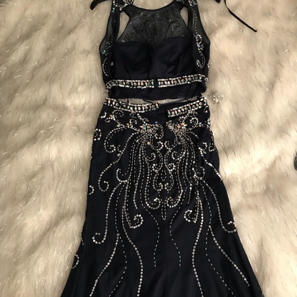 prom dress - Picture 4 of 7